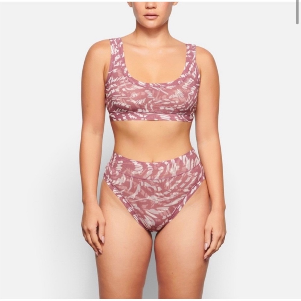 SKIMS Summer Mesh Scoop Neck Bralette Size Large Color Raspberry Swirl Nwt